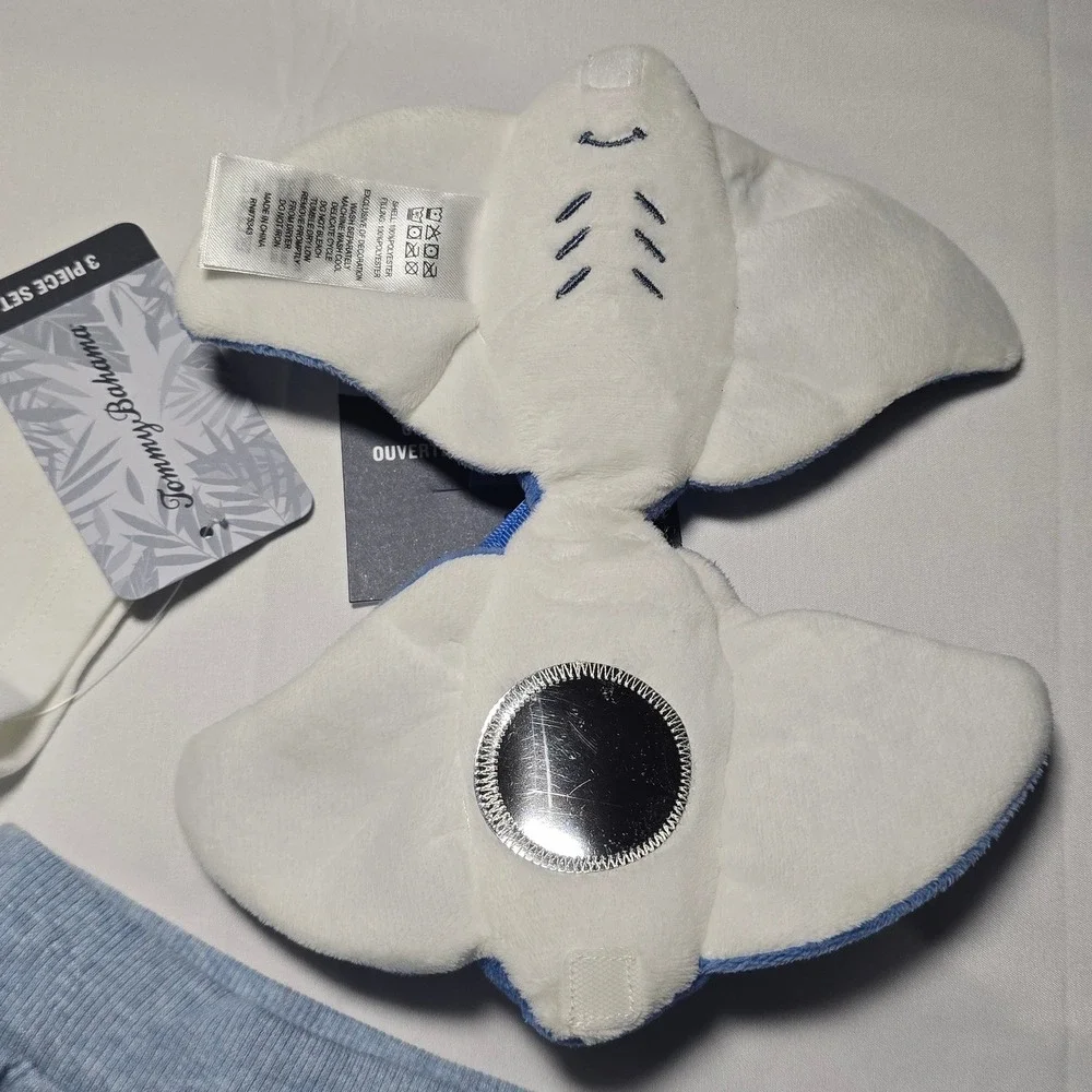 Tommy Bahama Baby Boy 0-3m Outfit Shark T-Shirt Blue Shorts Stingray Toy NWT